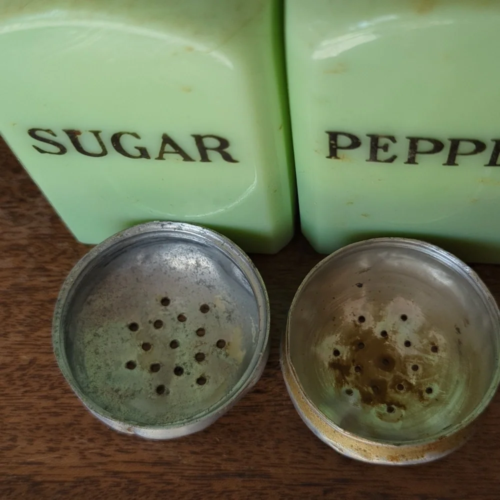 Mckee Jadeite Kitchenware Pepper Shaker - Picture 7 of 8